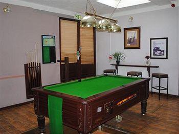 The Beaufort Arms Cheltenham Extérieur photo